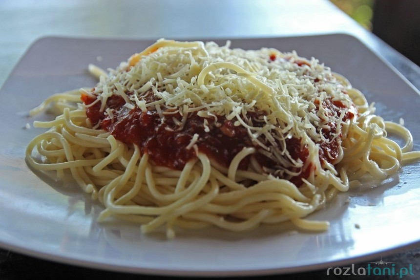 Ana Warung - spaghetti z sosem pomidorowym